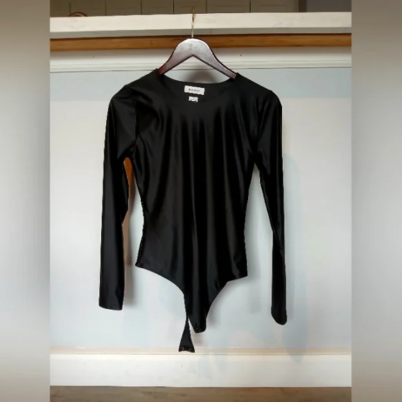 NWOT Babaton Satinette Crew Longsleeve Bodysuit Women's Size M - Picture 4 of 8